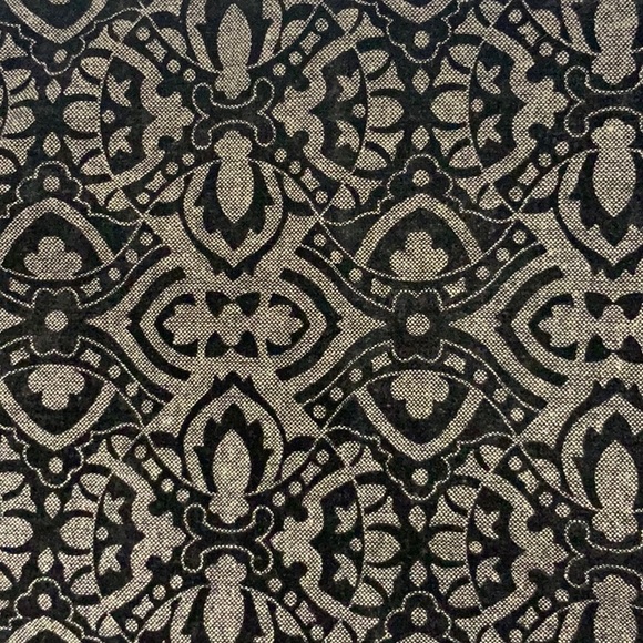 Ann Taylor skirt.  Size 8P - Picture 4 of 6